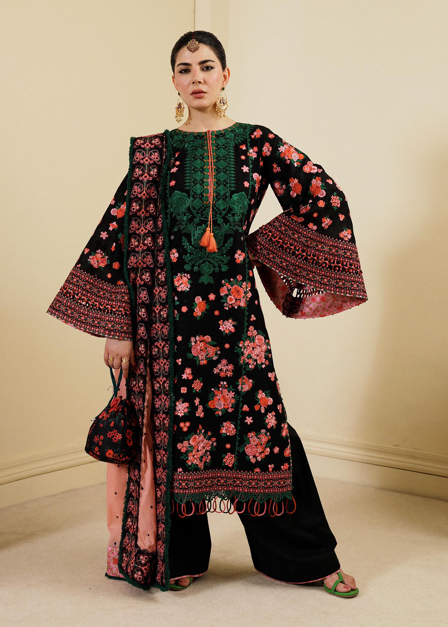 Noir Embroidered Lawn Stitched 3pc