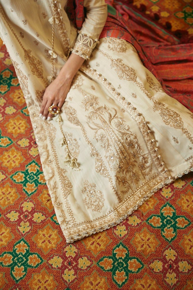 Cotton & Paisley Tale: Timeless Embroidery Winter collection unstitched with pashmina shawl.